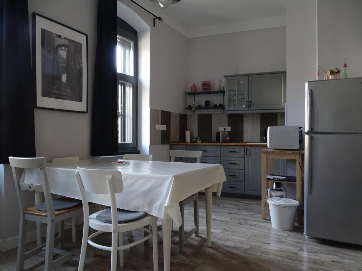 Ovaros Apartman 베스프렘 외부 사진