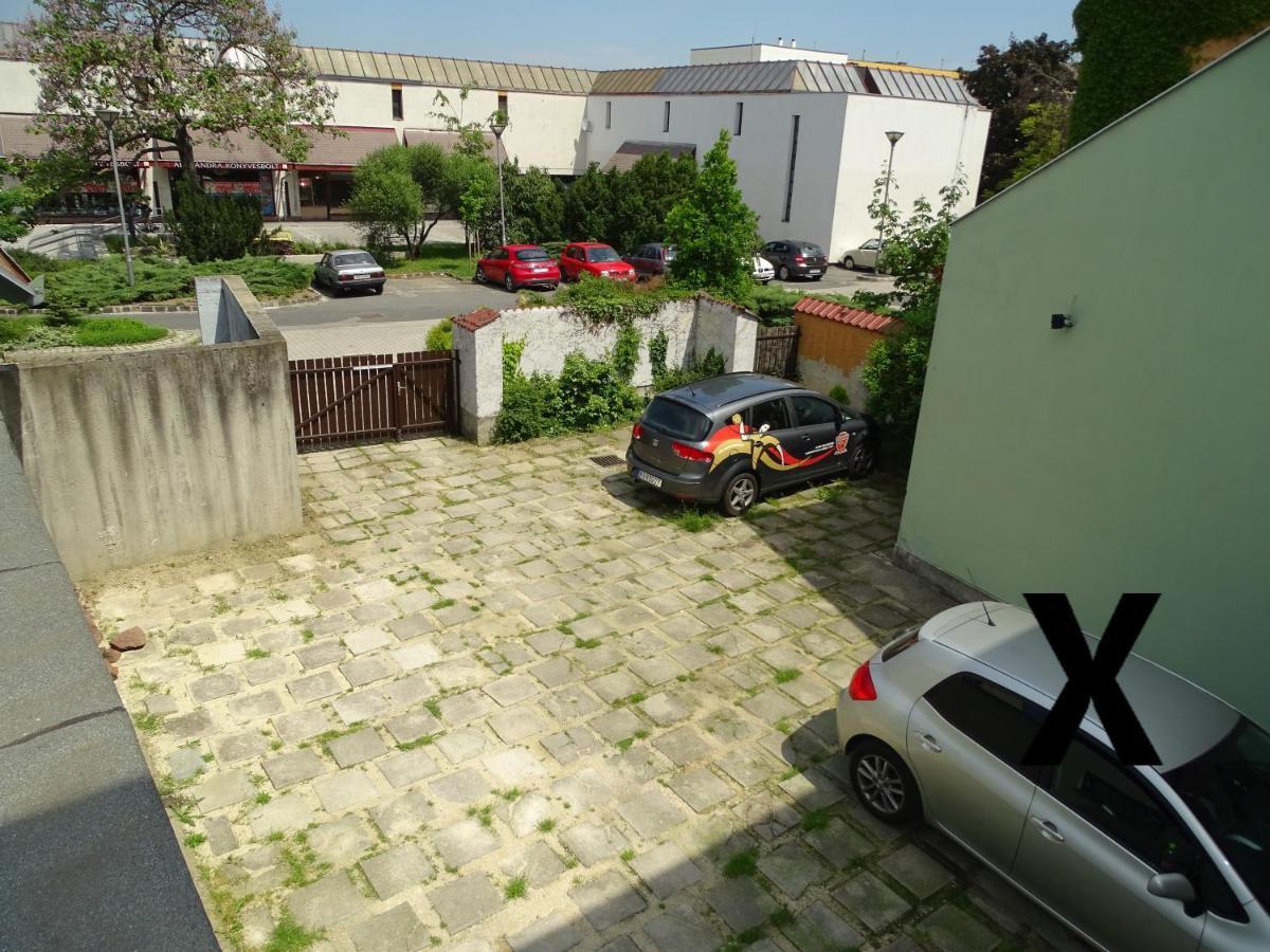 Ovaros Apartman 베스프렘 외부 사진